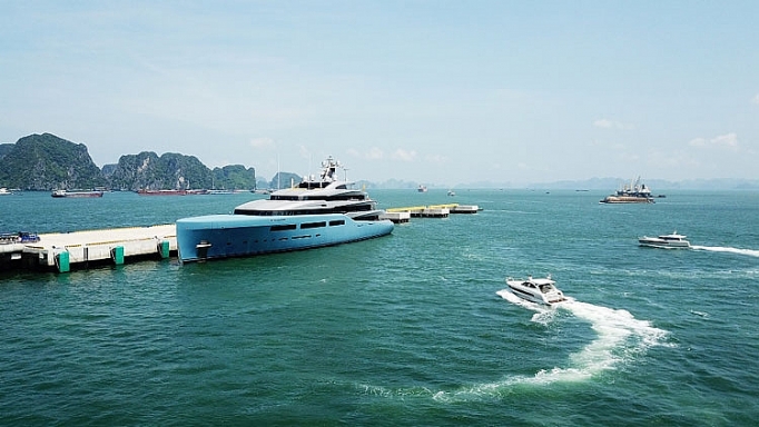 chiem nguong sieu du thuyen 150 trieu do long lay giua vinh ha long