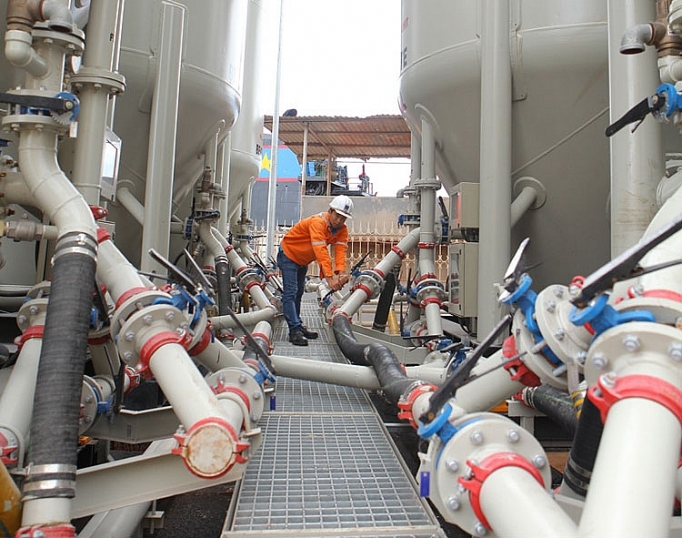 hoat dong kinh doanh hoa chat dang tao thanh cong cho dmc