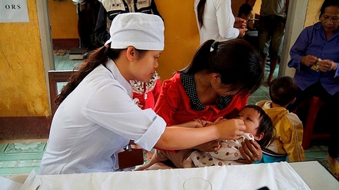 Hà Nội cho trẻ uống vitamin A miễn phí ha noi cho tre uong vitamin a mien phi