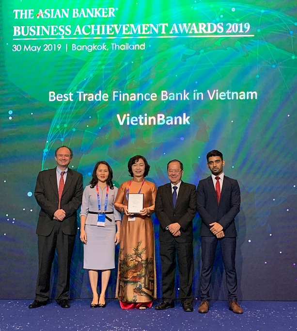 VietinBank nhận giải thưởng “Ngân hàng Tài trợ Thương mại tốt nhất Việt Nam” ba năm liên tiếp vietinbank nhan giai thuong ngan hang tai tro thuong mai tot nhat viet nam ba nam lien tiep