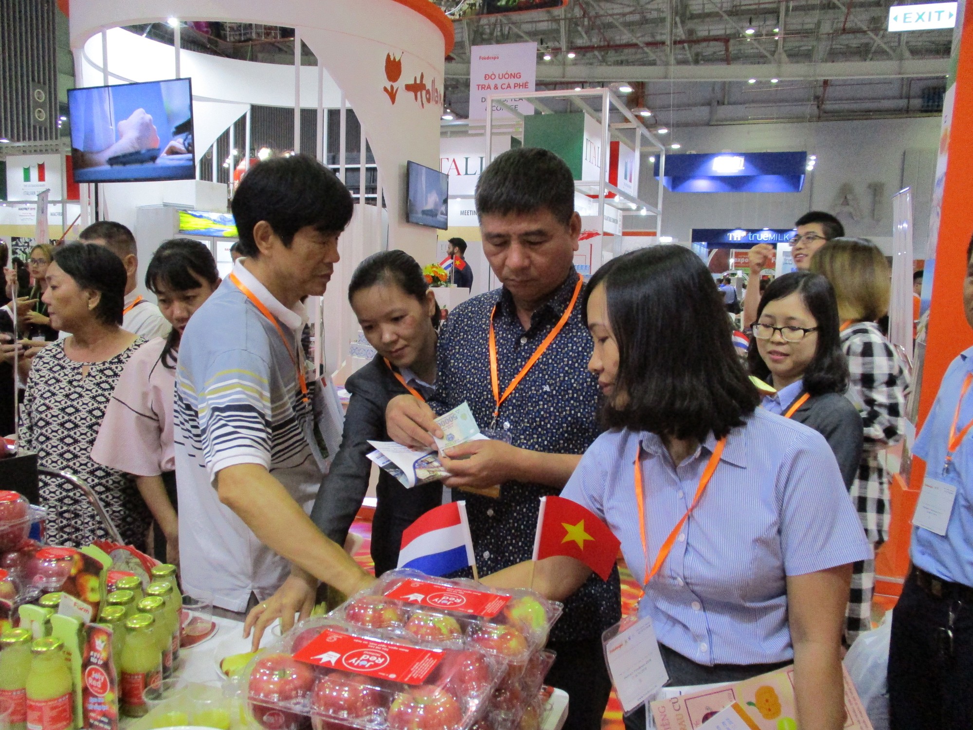 Mở cánh cửa lớn sang EU - Ảnh 1. Mở cánh cửa lớn sang EU - Ảnh 1.