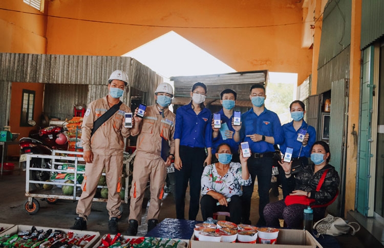 Đoàn Thanh niên Nhà máy Nhiệt điện Vĩnh Tân 4 phối hợp tuyên truyền phòng chống dịch Covid-19