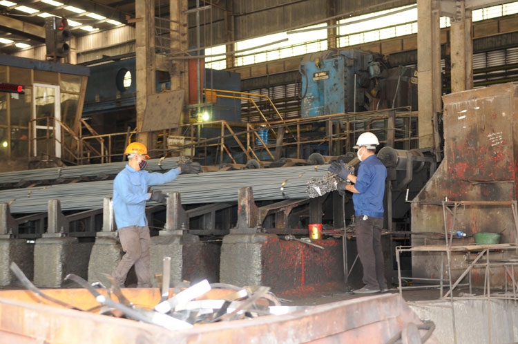 Trái quy luật, thép tăng giá chóng mặt