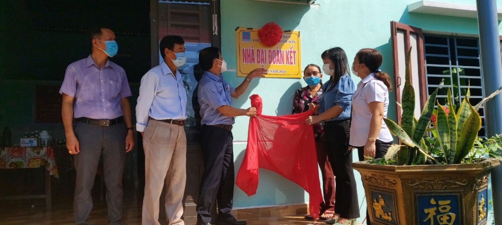 BSR bàn giao 10 nhà đại đoàn kết tại thị xã Điện Bàn BSR bàn giao 10 nhà đại đoàn kết tại thị xã Điện Bàn