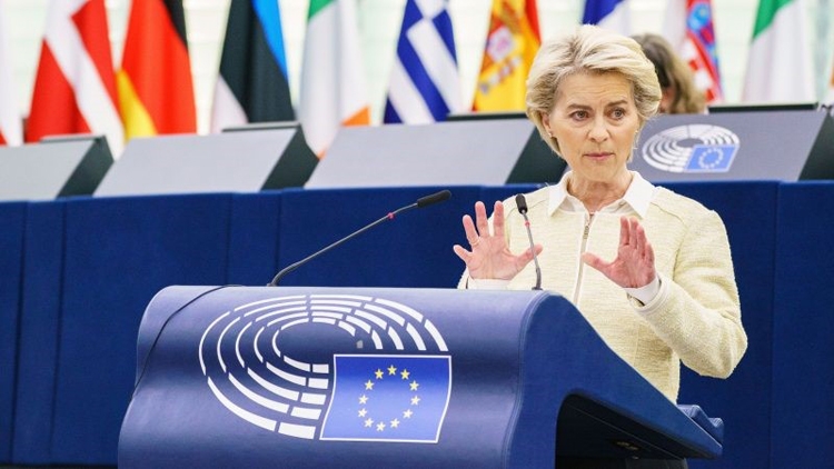 EU đề xuất lệnh cấm khai thác dầu của Nga, kinh tế toàn cầu gợn sóng EU đề xuất lệnh cấm khai thác dầu của Nga, kinh tế toàn cầu gợn sóng
