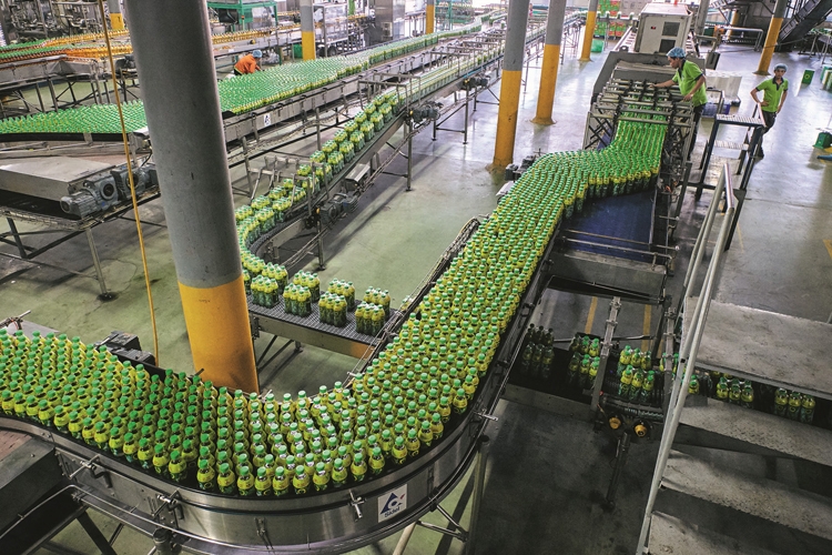 Doanh nghiệp đồ uống: Lao đao vì đại dịch Doanh nghiệp đồ uống: Lao đao vì đại dịch