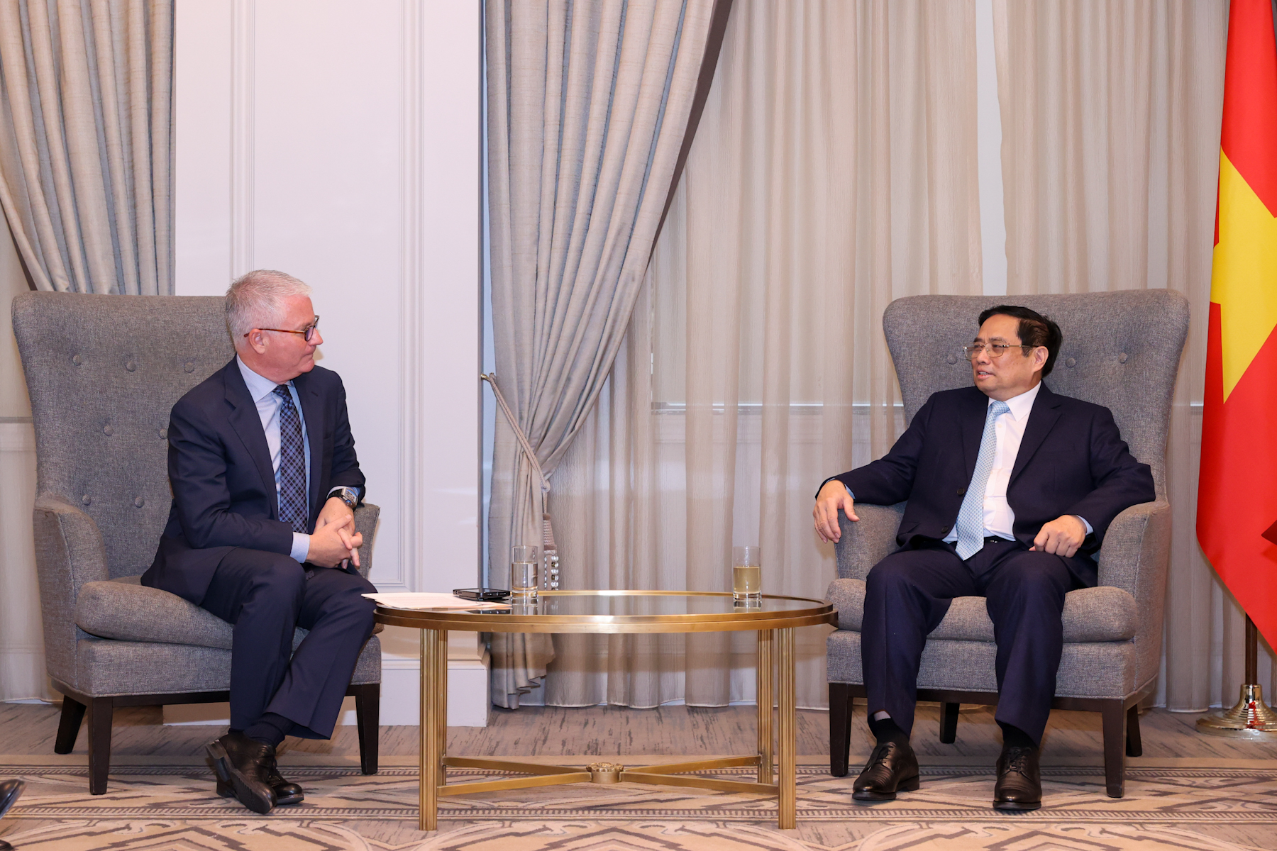 Thủ tướng thúc đẩy quỹ lớn hàng đầu thế giới đầu tư nhiều hơn tại Việt Nam - Ảnh 2. Thủ tướng thúc đẩy quỹ lớn hàng đầu thế giới đầu tư nhiều hơn tại Việt Nam - Ảnh 2.