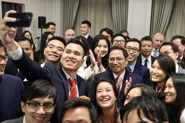 Thủ tướng Phạm Minh Chính: ‘Thế hệ chúng tôi chưa làm thì thế hệ tương lai sẽ làm’ - Ảnh 8. Thủ tướng Phạm Minh Chính: ‘Thế hệ chúng tôi chưa làm thì thế hệ tương lai sẽ làm’ - Ảnh 8.