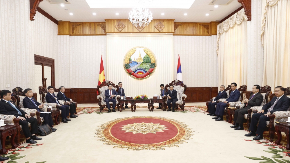 Việt Nam - Lào: Nâng tầm hợp tác kinh tế thành một trụ cột thực sự trong quan hệ hai nước Việt Nam - Lào: Nâng tầm hợp tác kinh tế thành một trụ cột thực sự trong quan hệ hai nước