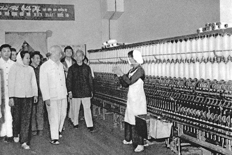 Tư tưởng Hồ Chí Minh về phát triển kinh tế sống mãi cùng thời đại