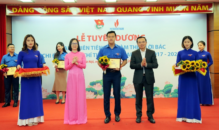 Tuổi trẻ PV GAS được tuyên dương thanh niên tiên tiến làm theo lời Bác Tuổi trẻ PV GAS được tuyên dương thanh niên tiên tiến làm theo lời Bác