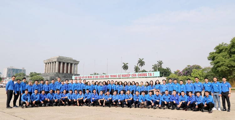 Tuổi trẻ PV GAS được tuyên dương thanh niên tiên tiến làm theo lời Bác Tuổi trẻ PV GAS được tuyên dương thanh niên tiên tiến làm theo lời Bác