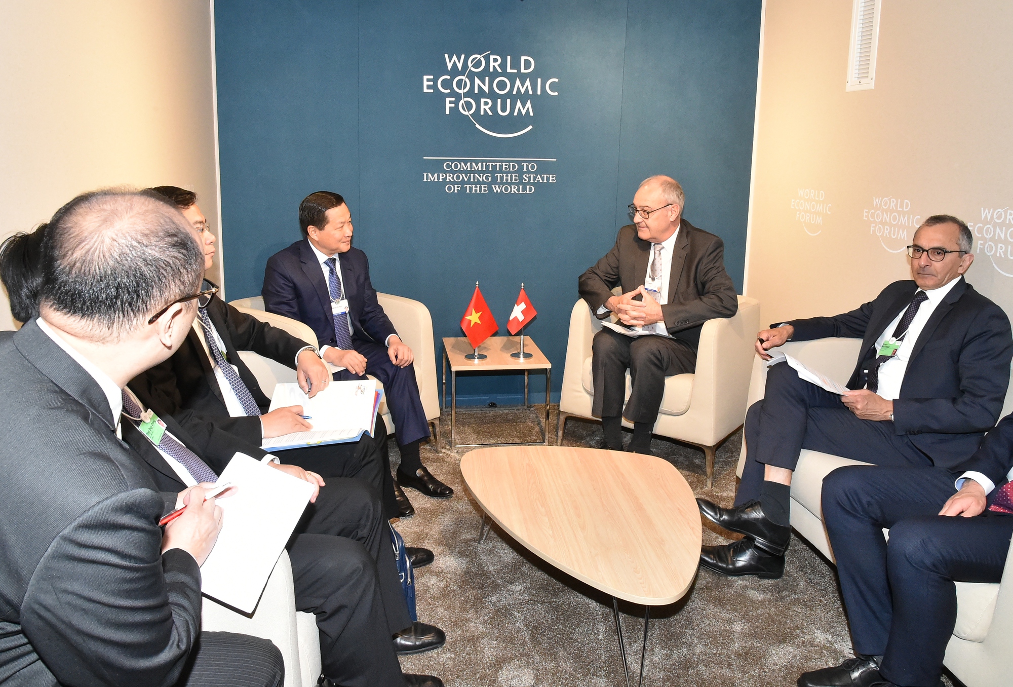 Phó Thủ tướng Lê Minh Khái: Tạo mọi điều kiện để các tổ chức, doanh nghiệp thúc đẩy phát triển kinh tế số - Ảnh 3. Phó Thủ tướng Lê Minh Khái: Tạo mọi điều kiện để các tổ chức, doanh nghiệp thúc đẩy phát triển kinh tế số - Ảnh 3.