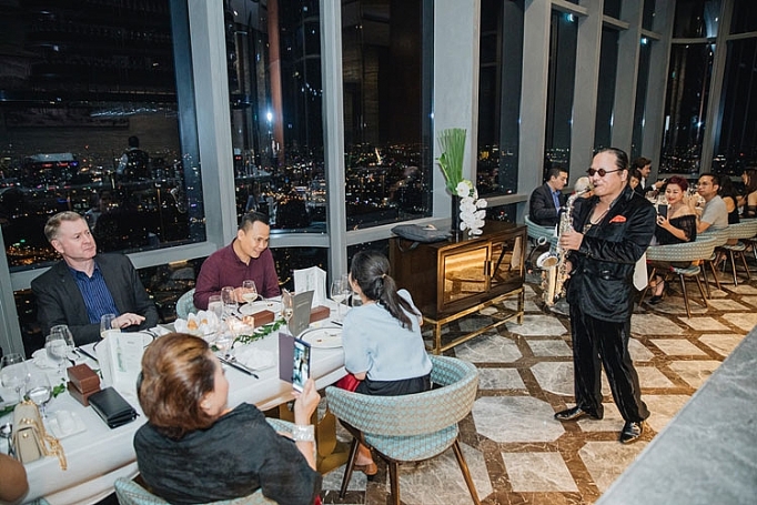 dau bep lung danh david rocco chu tri da tiec giao luu van hoa viet y tai vinpearl luxury landmark 81