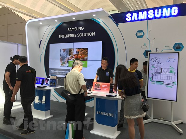 Nhập khẩu điện thoại các loại và linh kiện tăng 36,2% trong tháng Năm nhap khau dien thoai cac loai va linh kien tang 362 trong thang nam