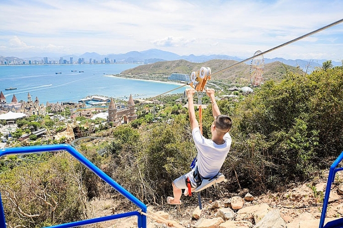 Khai trương đường phượt Zipline sở hữu 3 kỷ lục Việt Nam tại Vinpearl Nha Trang khai truong duong phuot zipline so huu 3 ky luc viet nam tai vinpearl nha trang