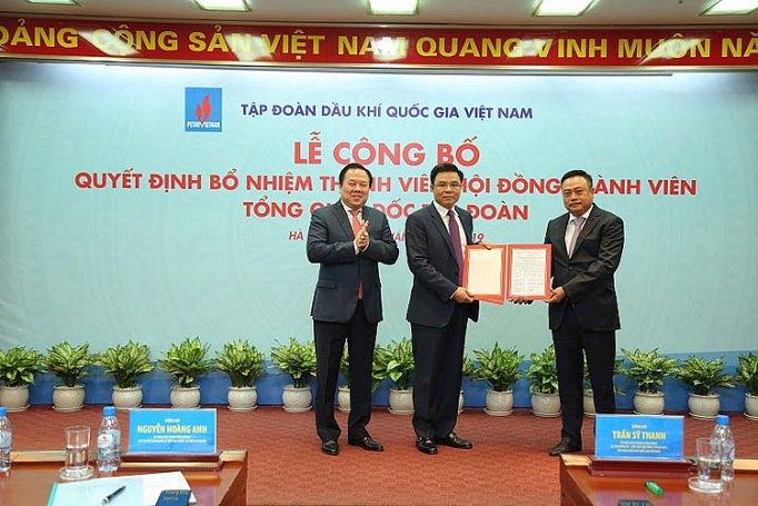 tan tong giam doc le manh hung chung suc chung long vi su phat trien cua pvn