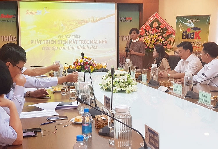 pc khanh hoa va tap doan solarbk hop tac phat trien dien mat troi thuong hieu viet