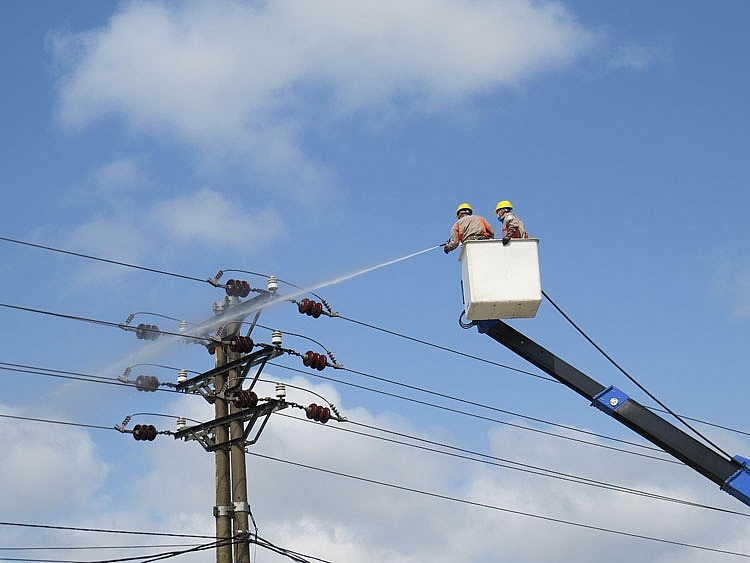 pc quang ninh dam bao cung cap dien mua nang nong nam 2020