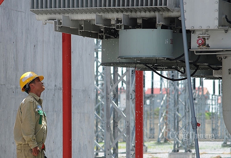 Giảm nhiệt độ cho các MBA do nắng nóng nhờ làm mát cưỡng bức bằng hệ thống bơm tuần hoàn giam nhiet do cho cac mba do nang nong nho lam mat cuong buc bang he thong bom tuan hoan