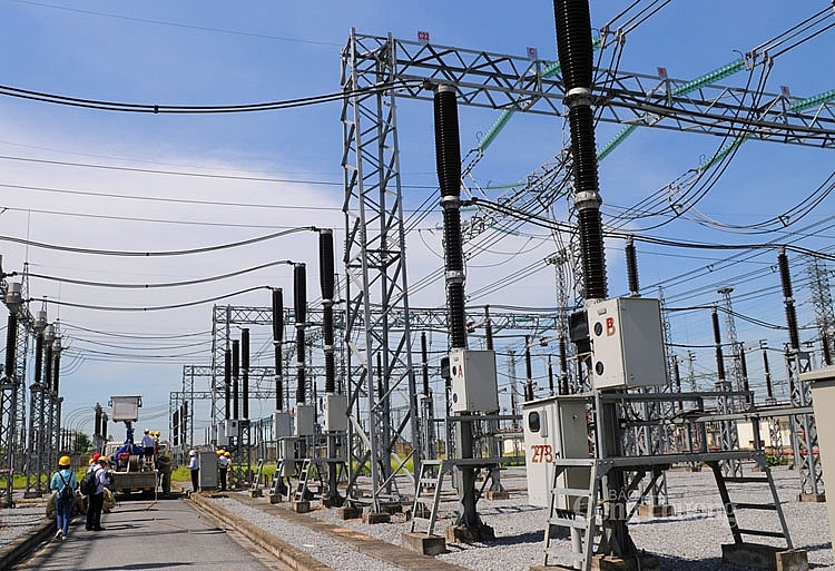 Giảm nhiệt độ cho các MBA do nắng nóng nhờ làm mát cưỡng bức bằng hệ thống bơm tuần hoàn giam nhiet do cho cac mba do nang nong nho lam mat cuong buc bang he thong bom tuan hoan