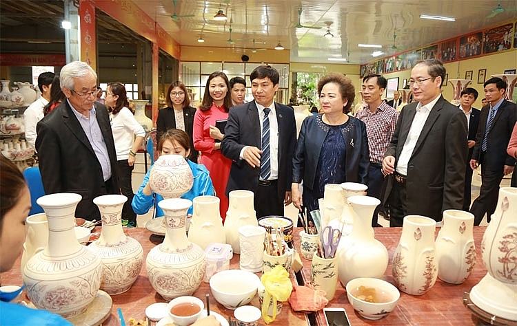 Đảng ủy Hapro khẳng định và phát huy vai trò lãnh đạo chỉ đạo của tổ chức Đảng trong loại hình doanh nghiệp không có vốn của Nhà nước dang uy hapro khang dinh va phat huy vai tro lanh dao chi dao cua to chuc dang trong loai hinh doanh nghiep khong co von cua nha nuoc