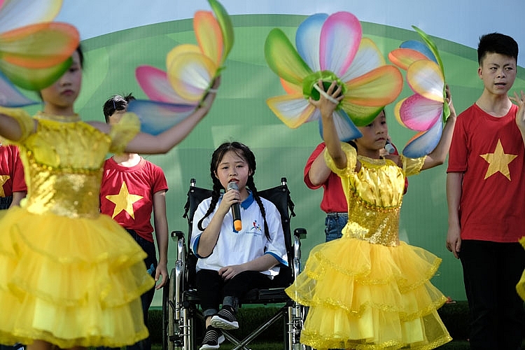 hon 1300 tre em ha noi duoc cham soc dinh duong tu vinamilk va quy sua vuon cao viet nam