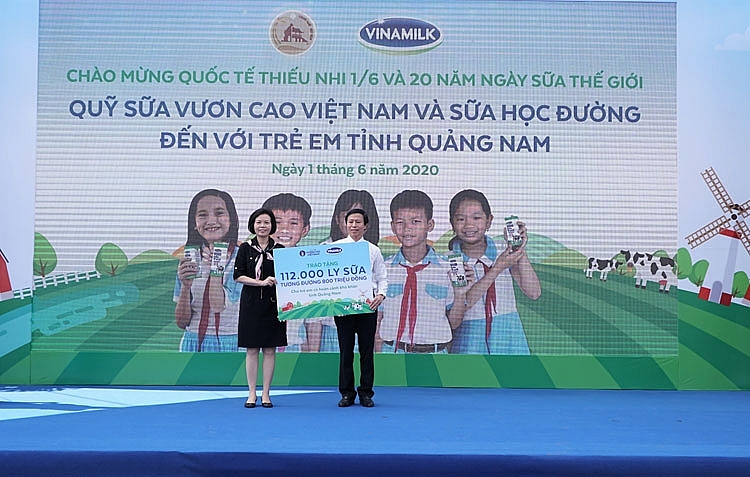 hon 1300 tre em ha noi duoc cham soc dinh duong tu vinamilk va quy sua vuon cao viet nam