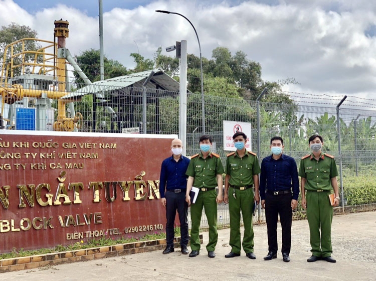 Công ty Khí Cà Mau tăng cường phối hợp bảo vệ an ninh – an toàn công trình khí Công ty Khí Cà Mau tăng cường phối hợp bảo vệ an ninh – an toàn công trình khí