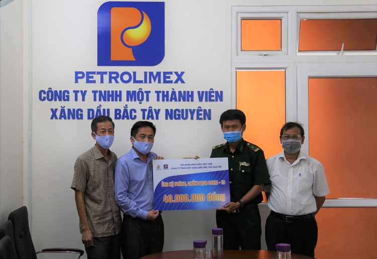 Công ty TNHH MTV Xăng dầu Bắc Tây Nguyên: Hỗ trợ Đồn Biên phòng Ia Nan phòng, chống dịch Covid-19 Công ty TNHH MTV Xăng dầu Bắc Tây Nguyên: Hỗ trợ Đồn Biên phòng Ia Nan phòng, chống dịch Covid-19