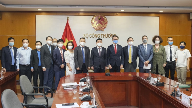 Bộ trưởng Nguyễn Hồng Diên tiếp xã giao Đại sứ, Trưởng Phái đoàn Liên minh châu Âu tại Việt Nam