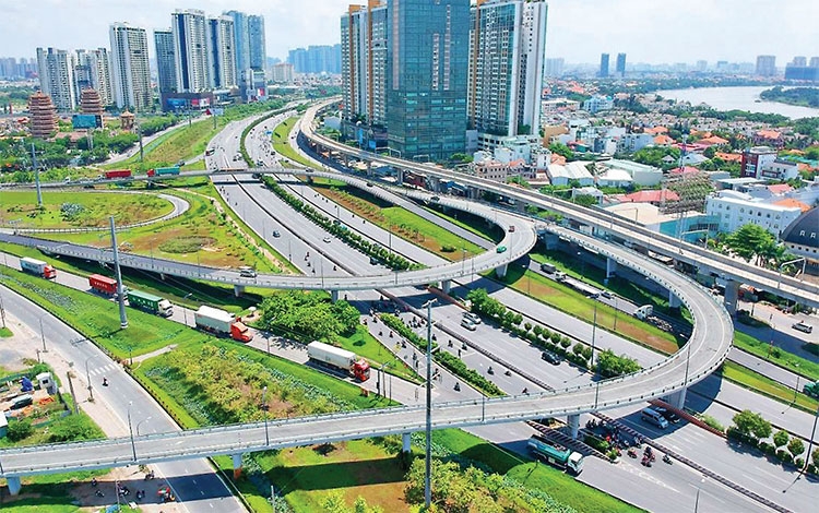 Đầu tư công: "Vốn mồi" thu hút nguồn lực ngoài nhà nước