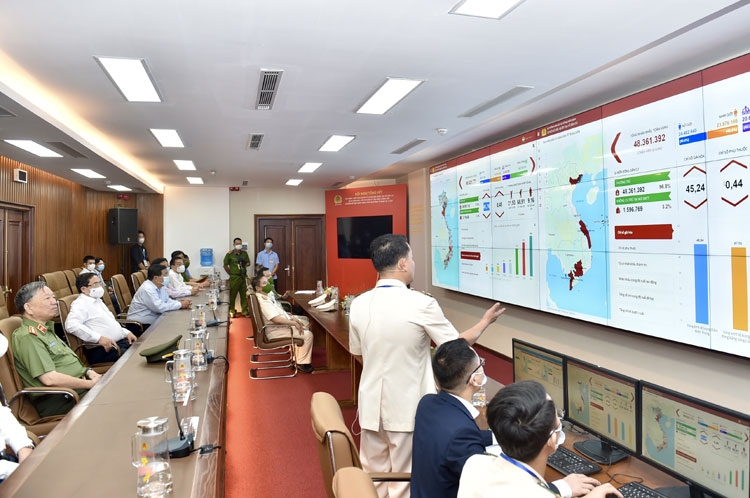 Cơ sở dữ liệu quốc gia về dân cư và căn cước công dân: Phục vụ tốt nhất cho  người dân, doanh nghiệp Cơ sở dữ liệu quốc gia về dân cư và căn cước công dân: Phục vụ tốt nhất cho  người dân, doanh nghiệp