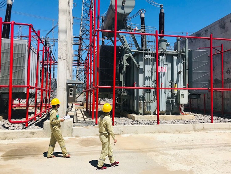 Truyền tải điện Ninh Bình - Đảm bảo vận hành lưới truyền tải điện trong mùa nắng nóng và mưa bão Truyền tải điện Ninh Bình - Đảm bảo vận hành lưới truyền tải điện trong mùa nắng nóng và mưa bão