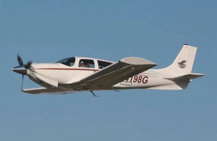 Windecker A-7 Eagle - chiếc máy bay hoàn toàn bằng composite đầu tiên