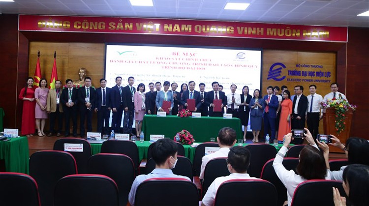 Trường Đại học Điện lực bế mạc đợt khảo sát chính thức 06 Chương trình đào tạo Trường Đại học Điện lực bế mạc đợt khảo sát chính thức 06 Chương trình đào tạo