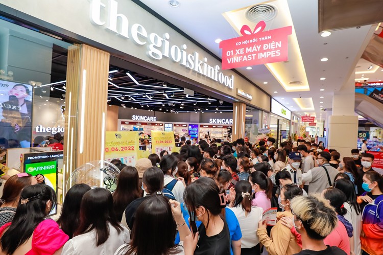 Công ty Vincom Retail đồng loạt khai trương 2 trung tâm thương mại mới Công ty Vincom Retail đồng loạt khai trương 2 trung tâm thương mại mới