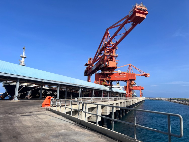 Nhiệt điện Vĩnh Tân 4: Nhà máy công viên giữa đồi núi chập chùng và biển cả mênh mông Nhiệt điện Vĩnh Tân 4: Nhà máy công viên giữa đồi núi chập chùng và biển cả mênh mông