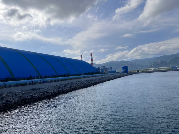 Nhiệt điện Vĩnh Tân 4: Nhà máy công viên giữa đồi núi chập chùng và biển cả mênh mông Nhiệt điện Vĩnh Tân 4: Nhà máy công viên giữa đồi núi chập chùng và biển cả mênh mông