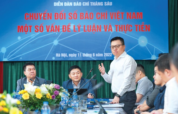 Chuyển đổi số báo chí: Cơ hội và thách thức Chuyển đổi số báo chí: Cơ hội và thách thức