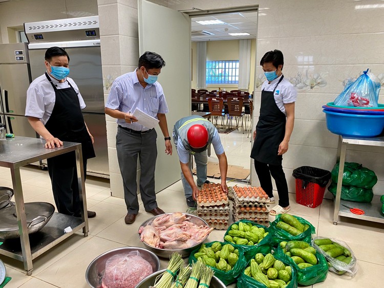 Những bữa tiệc bình dân tại Nhà máy nhiệt điện Vĩnh Tân 4 Những bữa tiệc bình dân tại Nhà máy nhiệt điện Vĩnh Tân 4