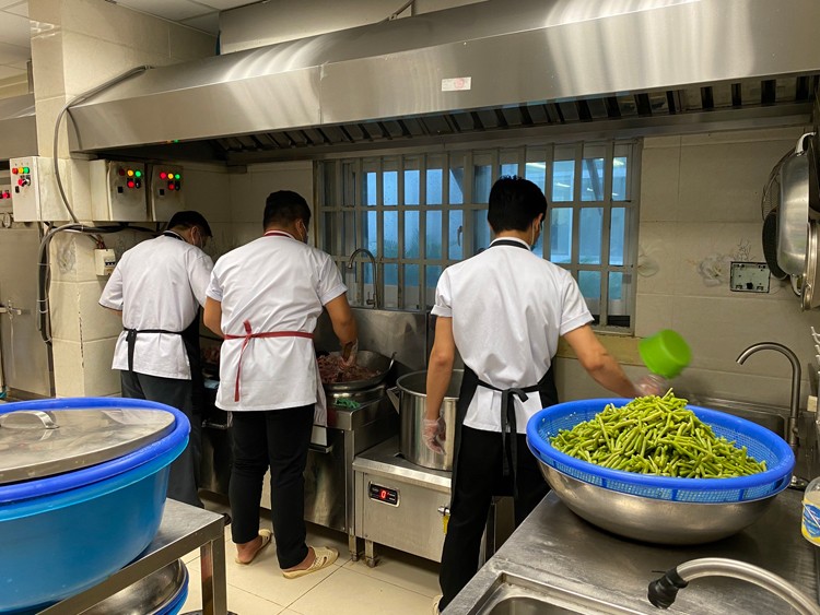 Những bữa tiệc bình dân tại Nhà máy nhiệt điện Vĩnh Tân 4 Những bữa tiệc bình dân tại Nhà máy nhiệt điện Vĩnh Tân 4