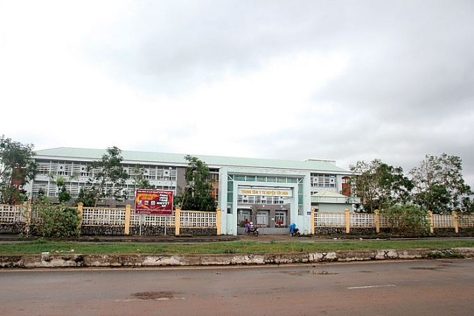 Trung tâm Y tế huyện Tây Hòa: Tạo sự tin tưởng trong nhân dân trung tam y te huyen tay hoa tao su tin tuong trong nhan dan