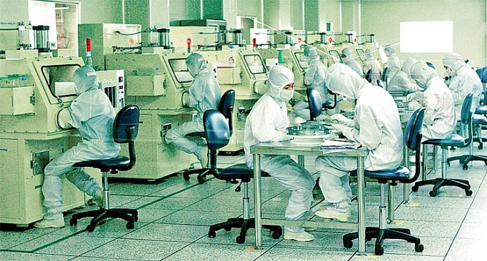 phat trien cong nghiep ho tro nganh dien tu can bat dau tu chinh sach