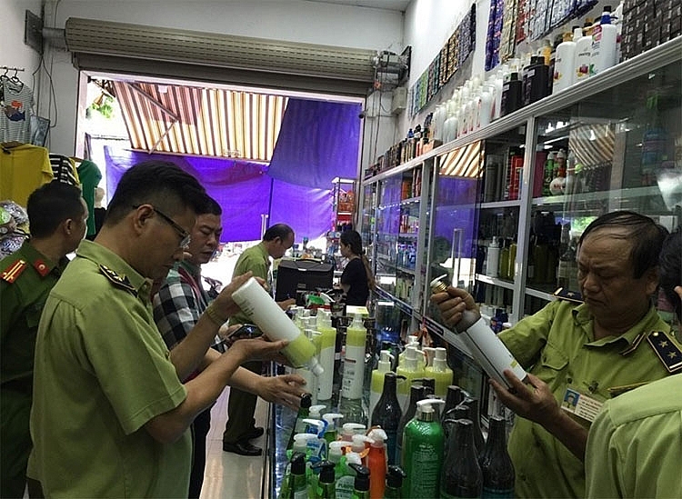 Cục Quản lý thị trường Hải Phòng Chống buôn lậu gian lận thương mại và hàng giả đạt hiệu quả cuc quan ly thi truong hai phong chong buon lau gian lan thuong mai va hang gia dat hieu qua