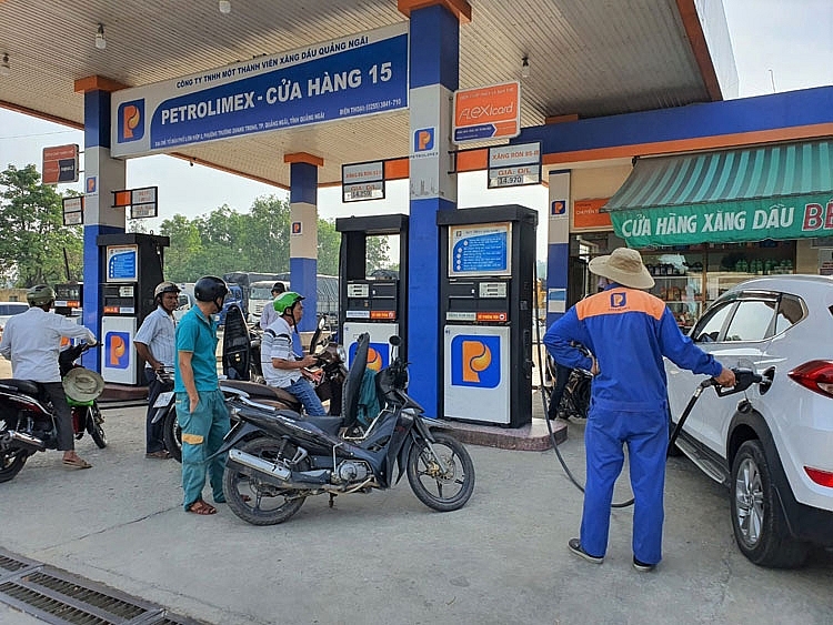 Trạm xuất bán sản phẩm bằng đường bộ của NMLD Dung Quất 4838 loc hoa dau 2