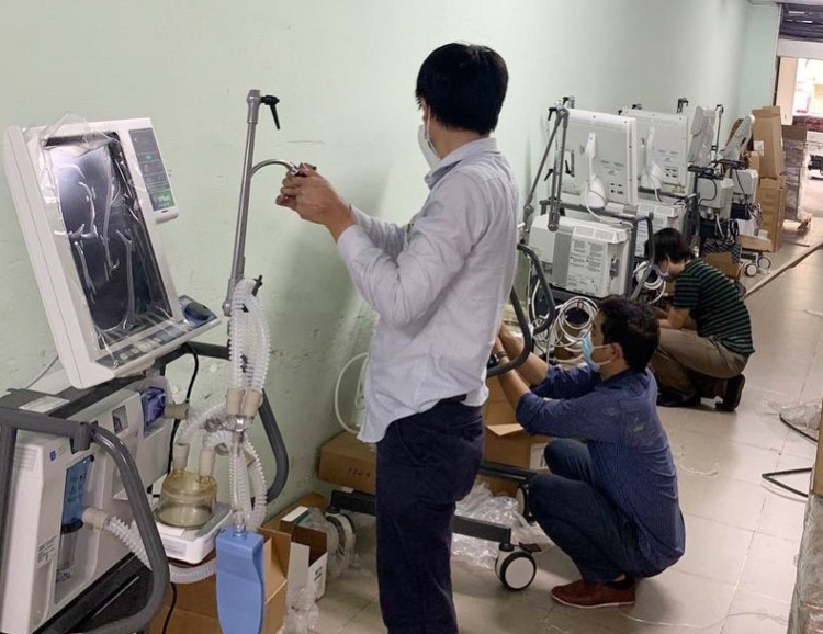 VPBank hỗ trợ gấp 715 máy hỗ trợ hô hấp hiện đại cho các tỉnh, thành phía Nam VPBank hỗ trợ gấp 715 máy hỗ trợ hô hấp hiện đại cho các tỉnh, thành phía Nam