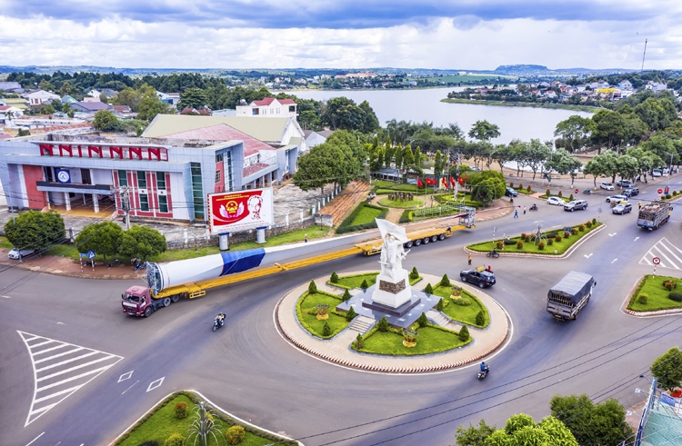 Hành trình gian nan của đoàn siêu trường siêu trọng khi thực hiện dự án điện gió