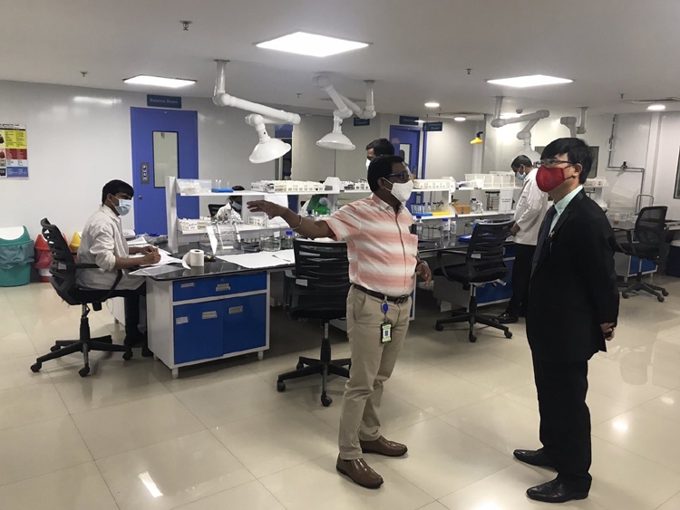 Ấn Độ sẵn sàng phối hợp với Việt Nam thử nghiệm và sản xuất vắc-xin điều trị Covid-19