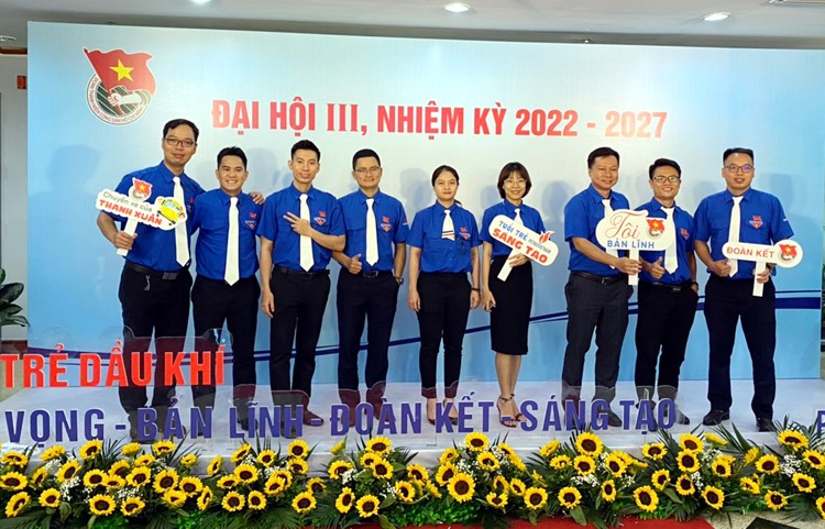 Đoàn Thanh niên PV GAS nhận khen thưởng tại Đại hội đại biểu Đoàn Thanh niên Tập đoàn lần thứ III Đoàn Thanh niên PV GAS nhận khen thưởng tại Đại hội đại biểu Đoàn Thanh niên Tập đoàn lần thứ III